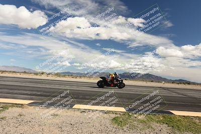 media/Nov-16-2025-Race Pace (Sun) [[8c5fa54630]]/Non Verified Riders (1st 20 Minutes)/3-Turn 3 Inside (11am)/